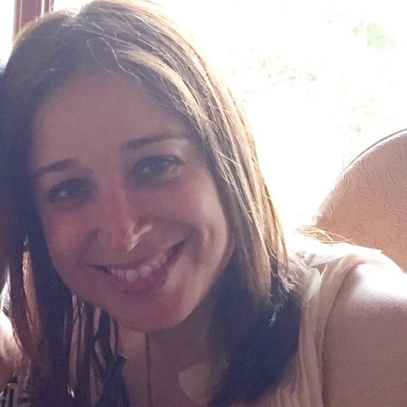 Meet your Posher, Edie - Picture 1 of 2